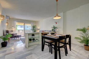 2 Bed Apartment w/Pool close to Beach + Amenities
